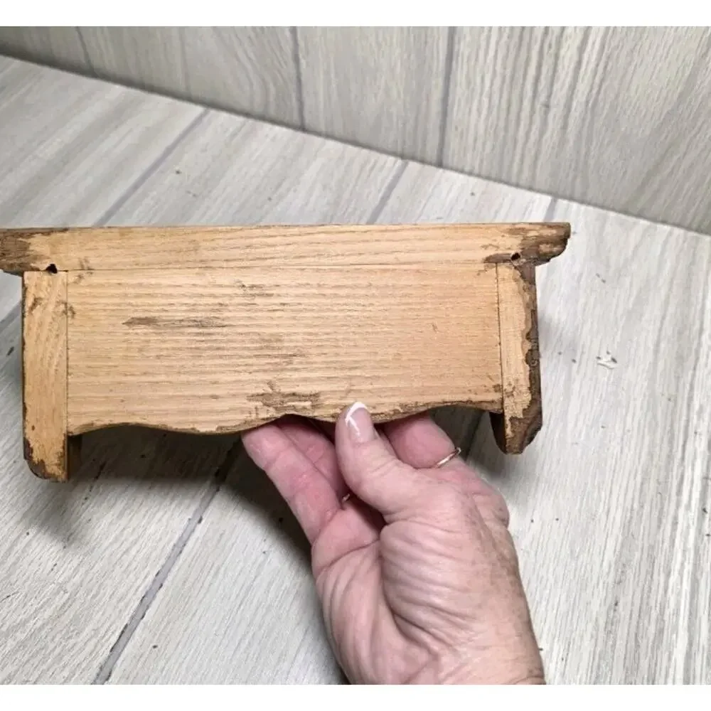 Vintage Oak Small Wall Shelf Scalloped Edge Hooks 9